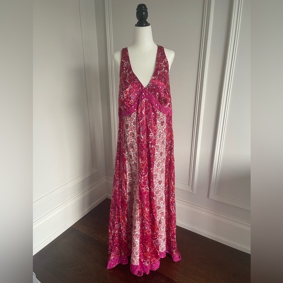 Monsoon Dresses & Skirts - Monsoon Vibrant Magenta Paisley Pattern Sleeveless Maxi Dress